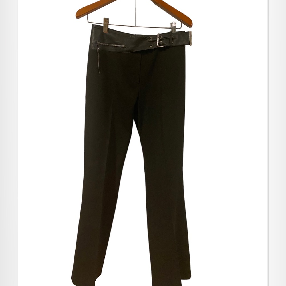 Gorgeous pants with a leather belt detail. Like new condition.